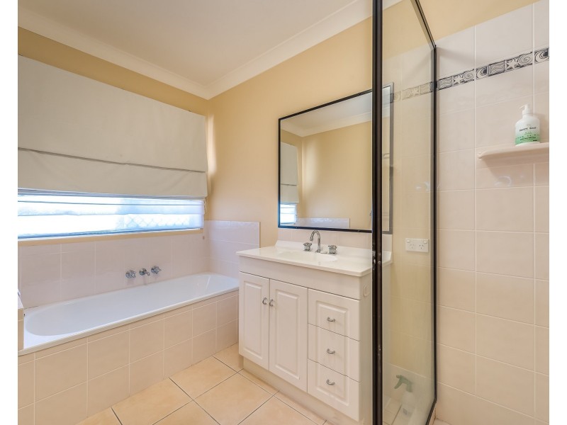 12 Hatutu Street, Pacific Pines QLD 4211