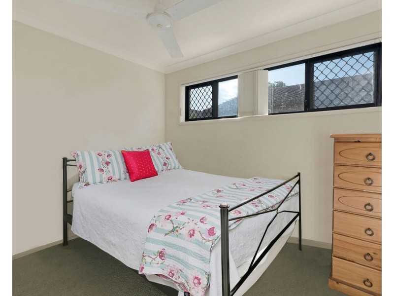 1/24 Terrigal Crescent, Southport QLD 4215