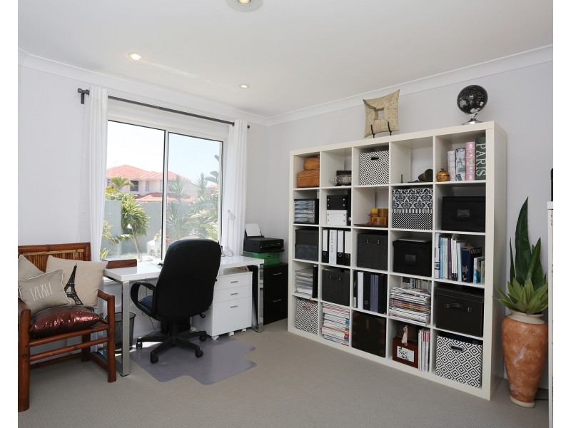 60 Pebble Beach Drive, Runaway Bay QLD 4216