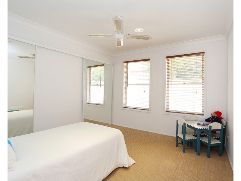 60 Pebble Beach Drive, Runaway Bay QLD 4216