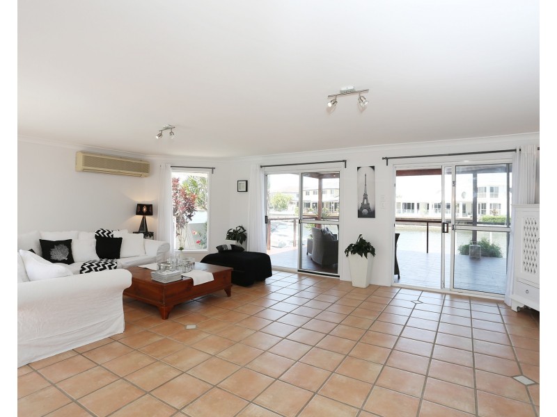 60 Pebble Beach Drive, Runaway Bay QLD 4216