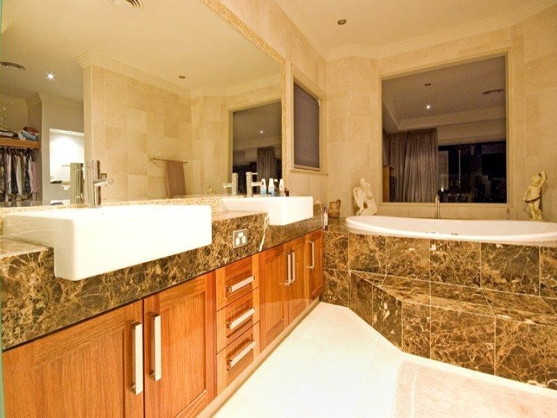 Sovereign Islands QLD 4216