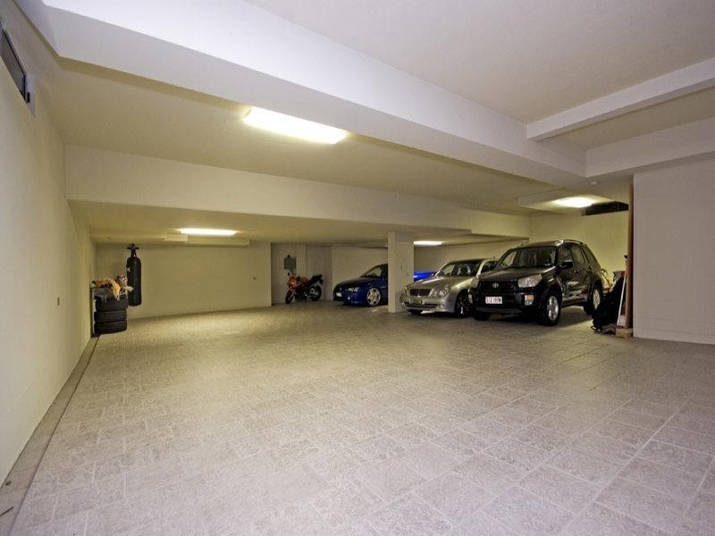 Sovereign Islands QLD 4216