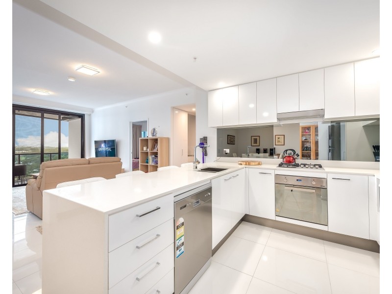 11107/5 Harbour Side Court, Biggera Waters QLD 4216