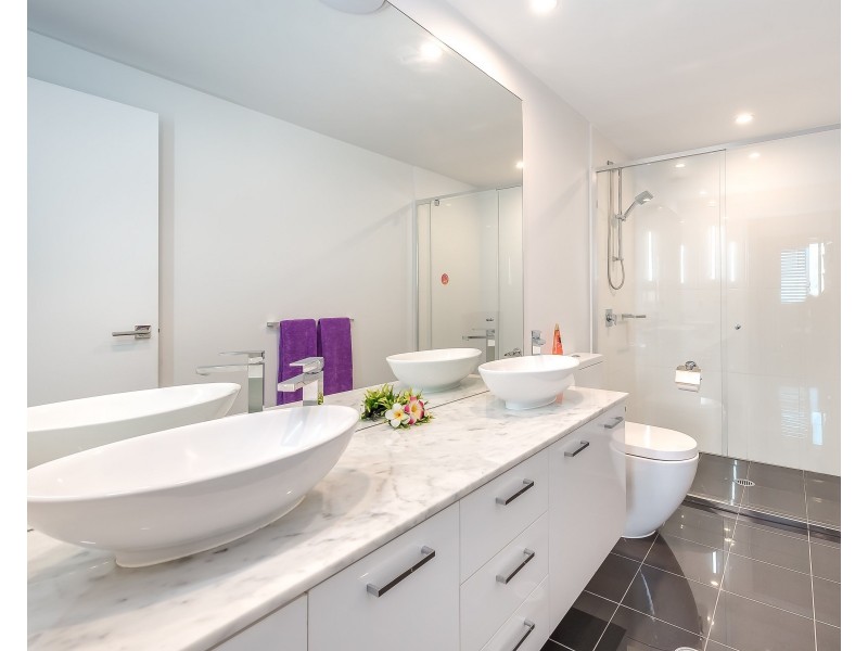 11107/5 Harbour Side Court, Biggera Waters QLD 4216