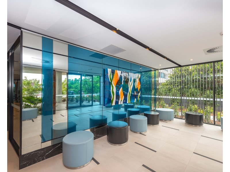 11107/5 Harbour Side Court, Biggera Waters QLD 4216