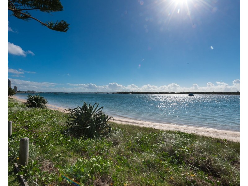 11/418 Marine Parade, Biggera Waters QLD 4216