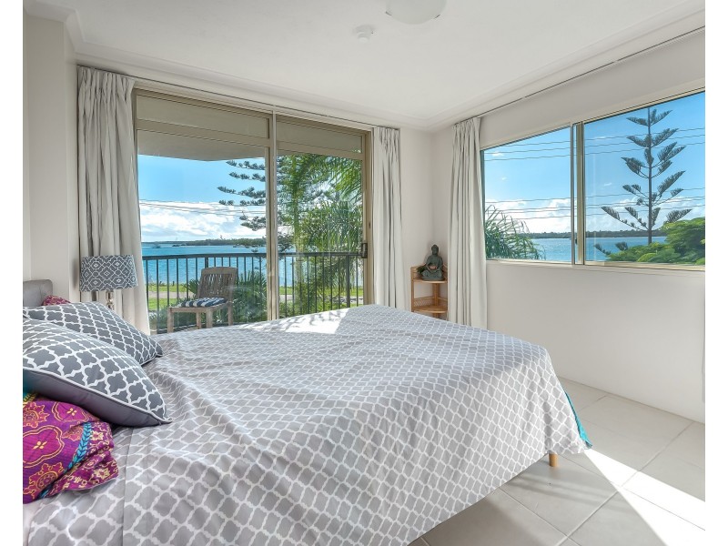 11/418 Marine Parade, Biggera Waters QLD 4216
