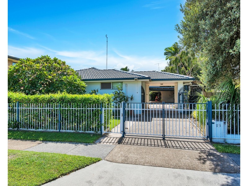 15 Abalone Avenue, Paradise Point QLD 4216