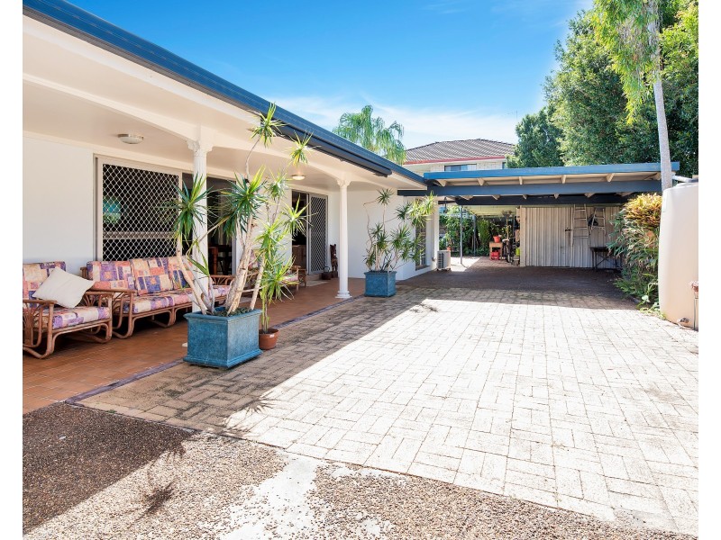 15 Abalone Avenue, Paradise Point QLD 4216