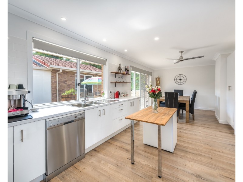 24 Pinevale Drive, Oxenford QLD 4210