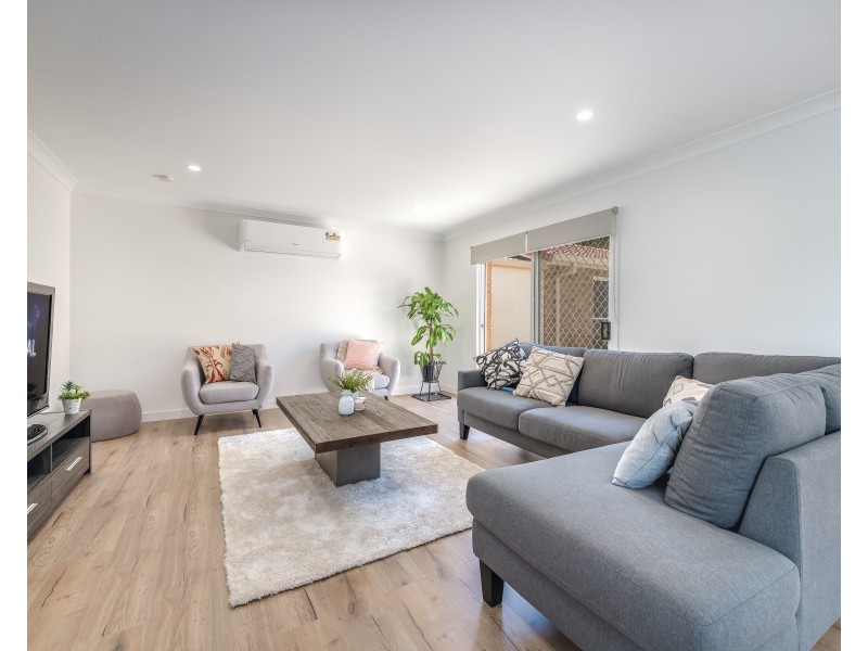 24 Pinevale Drive, Oxenford QLD 4210