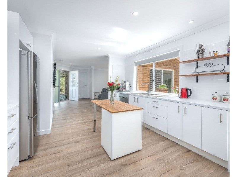 24 Pinevale Drive, Oxenford QLD 4210