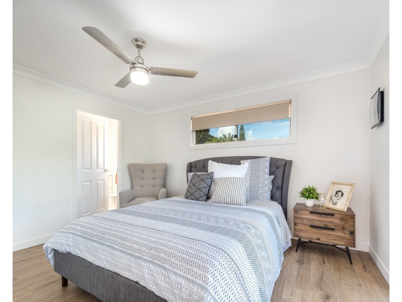 24 Pinevale Drive, Oxenford QLD 4210