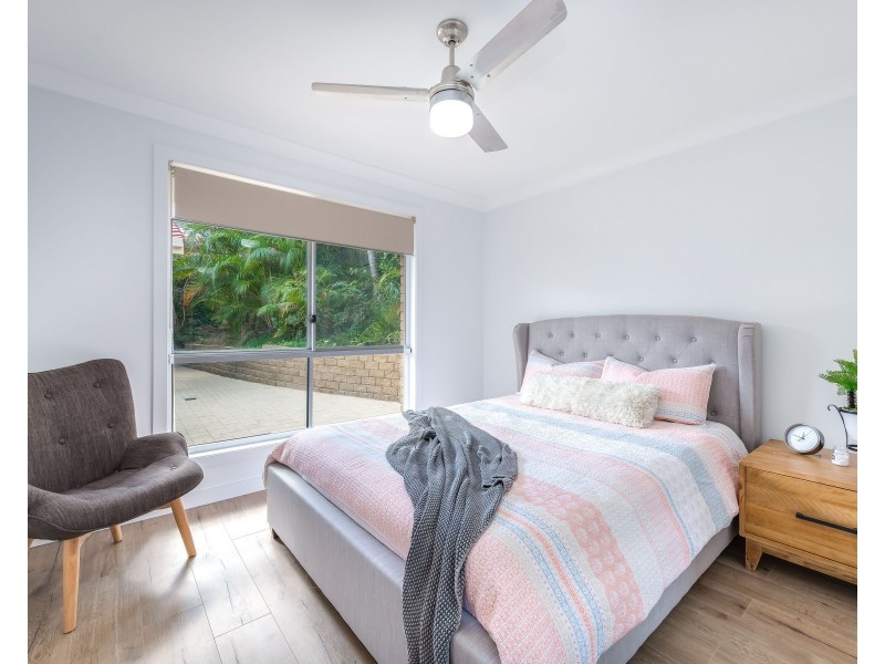 24 Pinevale Drive, Oxenford QLD 4210