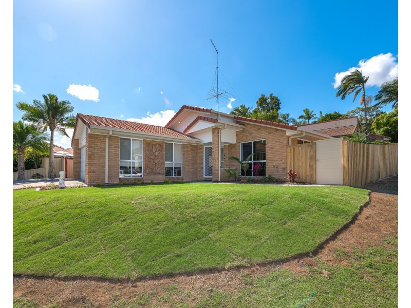 24 Pinevale Drive, Oxenford QLD 4210