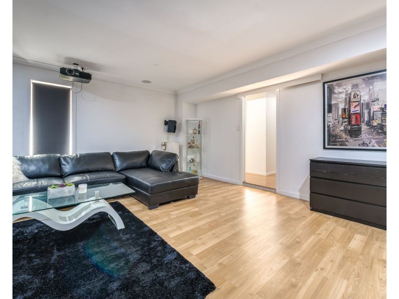 1/475 Pine Ridge Road, Runaway Bay QLD 4216