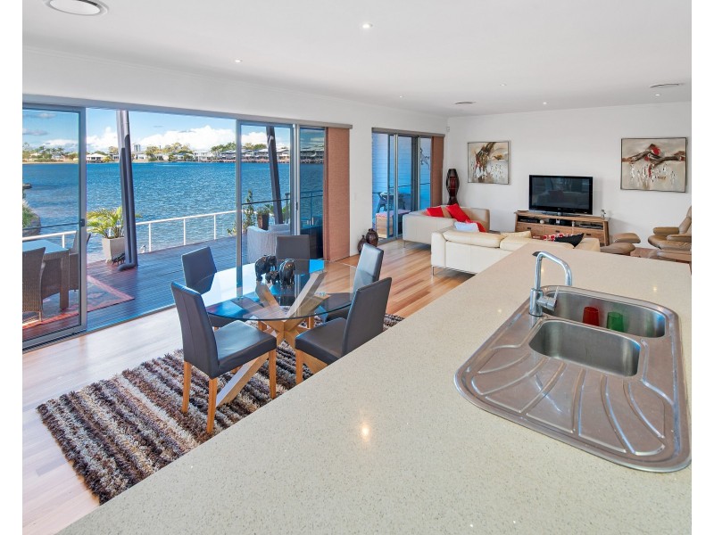 70/181 Lae Drive, Coombabah QLD 4216