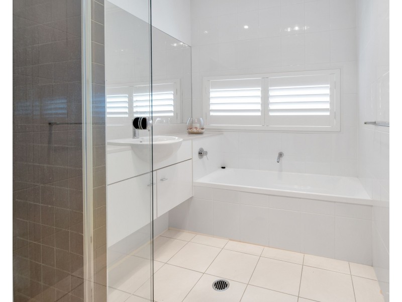 70/181 Lae Drive, Coombabah QLD 4216