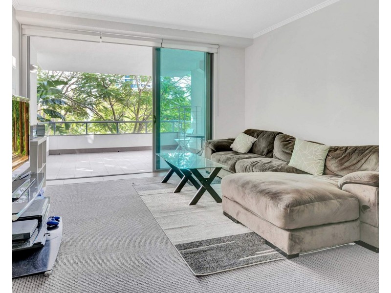 74/20-28 Bayview Street, Runaway Bay QLD 4216