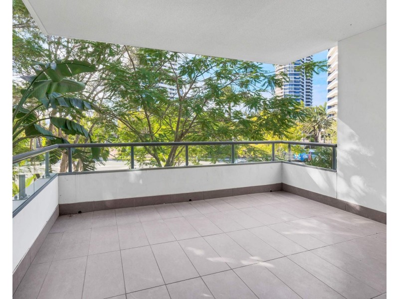 74/20-28 Bayview Street, Runaway Bay QLD 4216