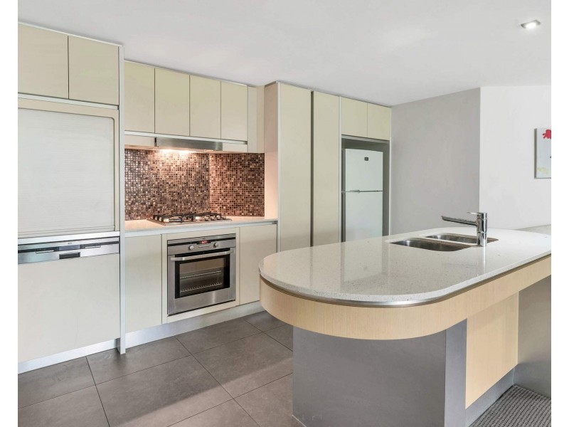 74/20-28 Bayview Street, Runaway Bay QLD 4216