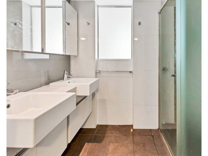 74/20-28 Bayview Street, Runaway Bay QLD 4216