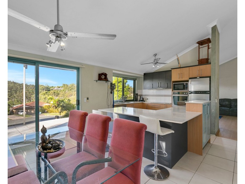 5 Clark Gable Close, Parkwood QLD 4214