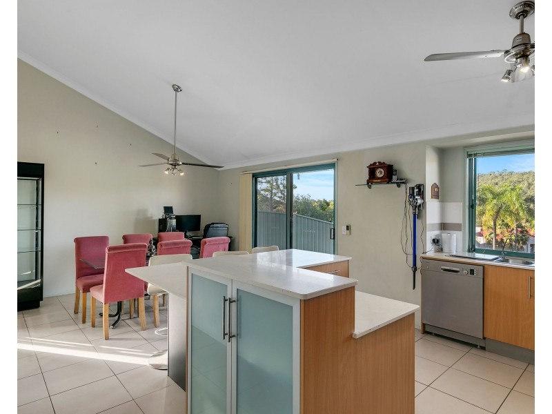 5 Clark Gable Close, Parkwood QLD 4214