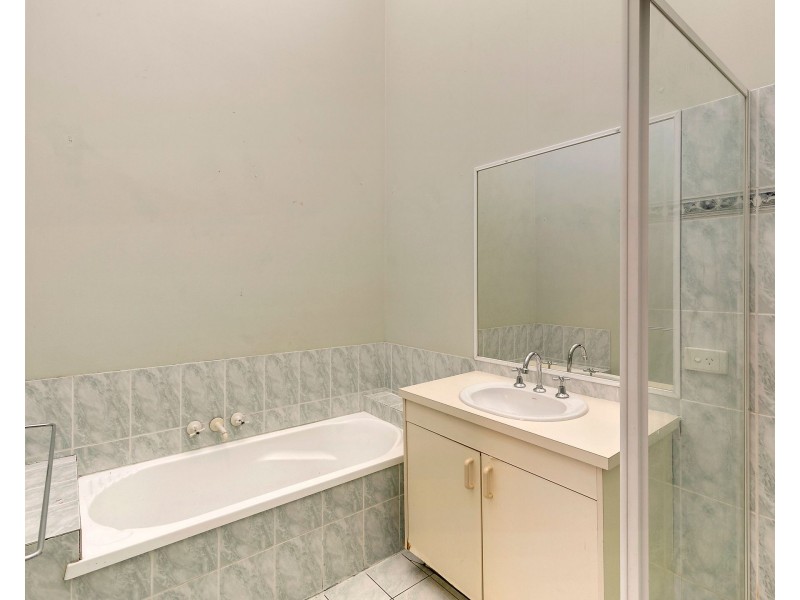 5 Clark Gable Close, Parkwood QLD 4214