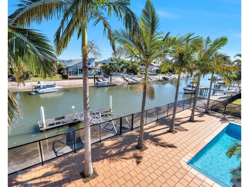 92 Oxley Drive, Paradise Point QLD 4216