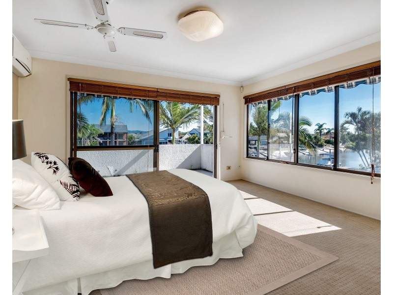 92 Oxley Drive, Paradise Point QLD 4216