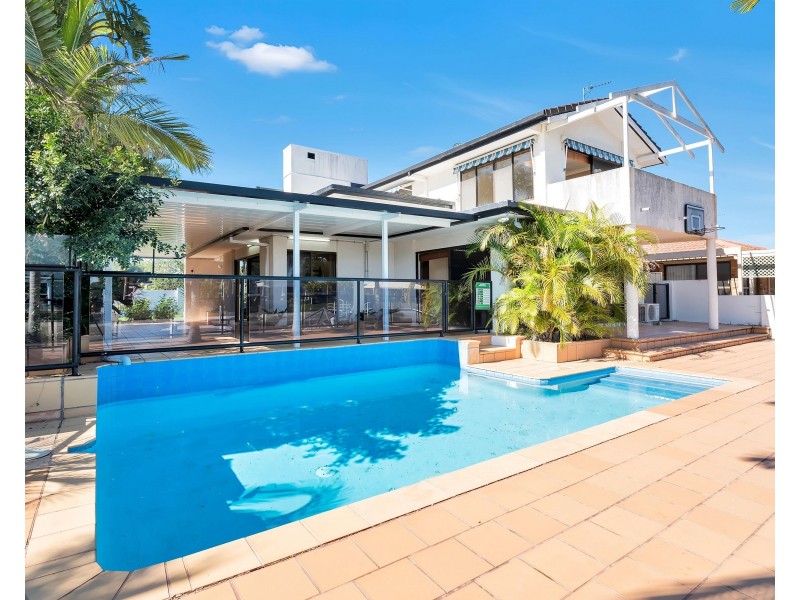 92 Oxley Drive, Paradise Point QLD 4216