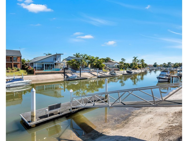 92 Oxley Drive, Paradise Point QLD 4216