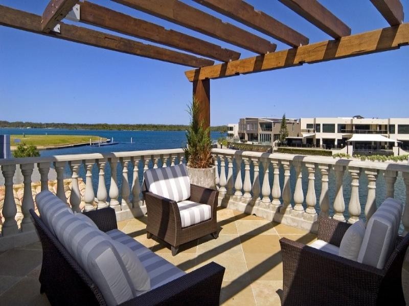 52 Royal Albert Crescent, Paradise Point QLD 4216