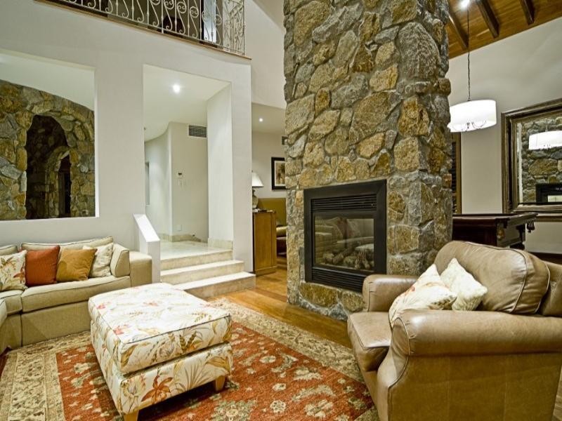 52 Royal Albert Crescent, Paradise Point QLD 4216