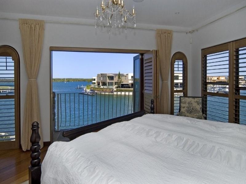 52 Royal Albert Crescent, Paradise Point QLD 4216