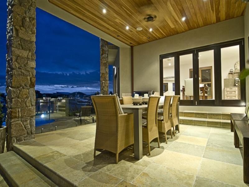 52 Royal Albert Crescent, Paradise Point QLD 4216