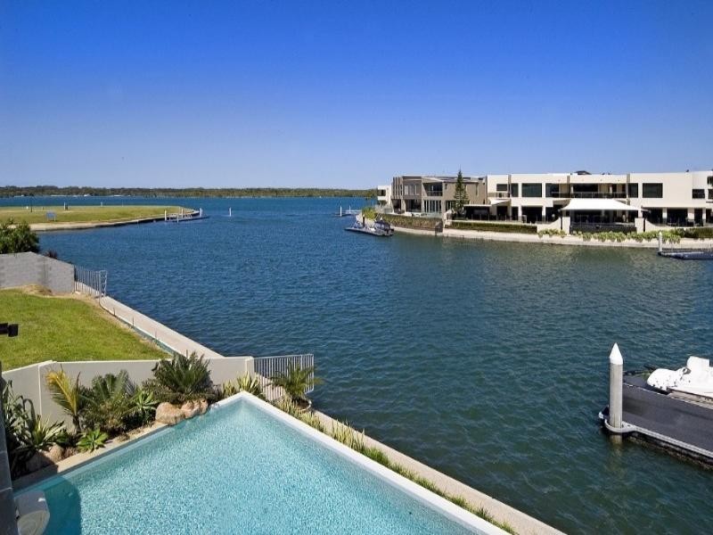 52 Royal Albert Crescent, Paradise Point QLD 4216