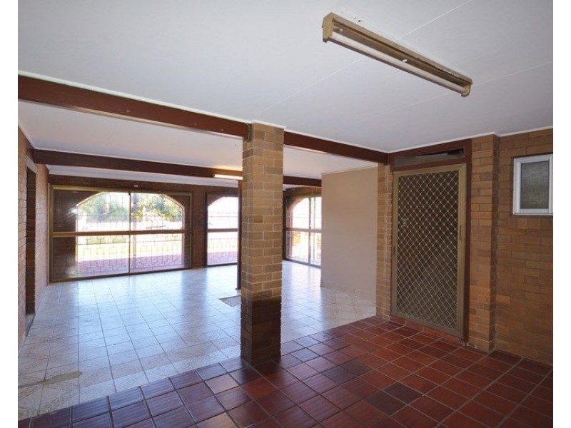 3 Canal Avenue, Runaway Bay QLD 4216