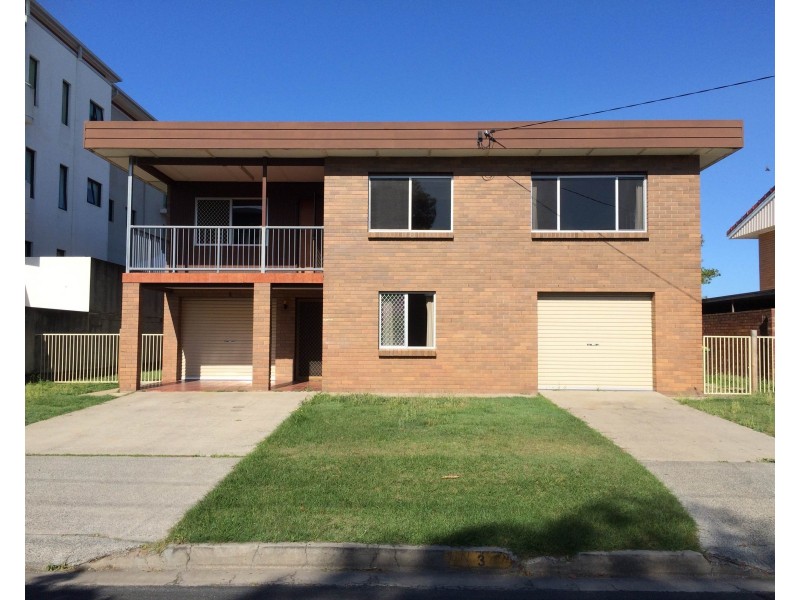 3 Canal Avenue, Runaway Bay QLD 4216