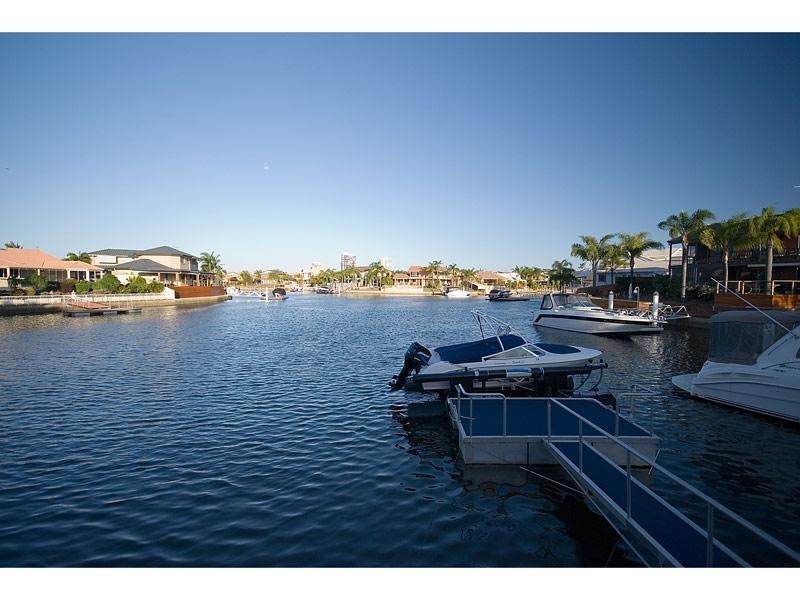 23 Midnight Court, Runaway Bay QLD 4216