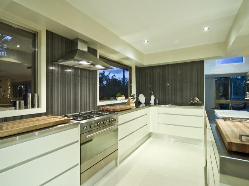 7 Simbai Street, Runaway Bay QLD 4216