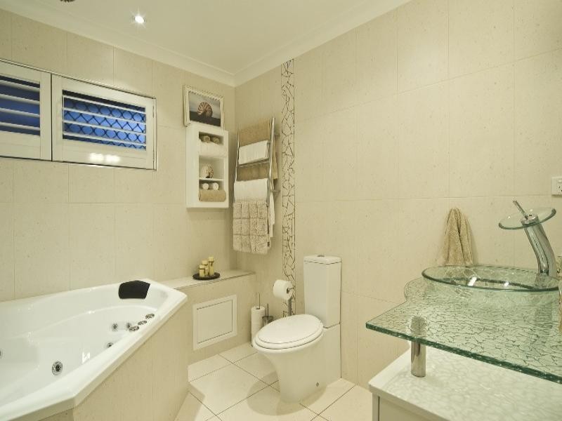 7 Simbai Street, Runaway Bay QLD 4216