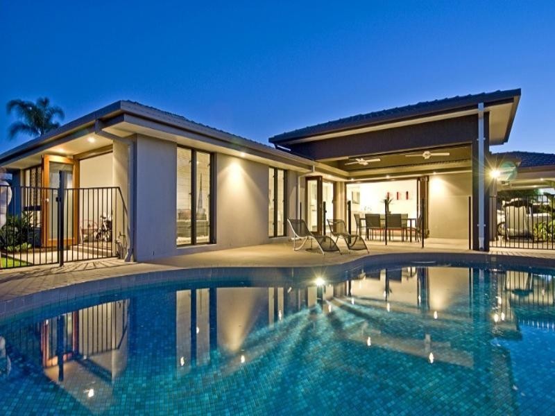 20 Tradewinds Avenue, Paradise Point QLD 4216