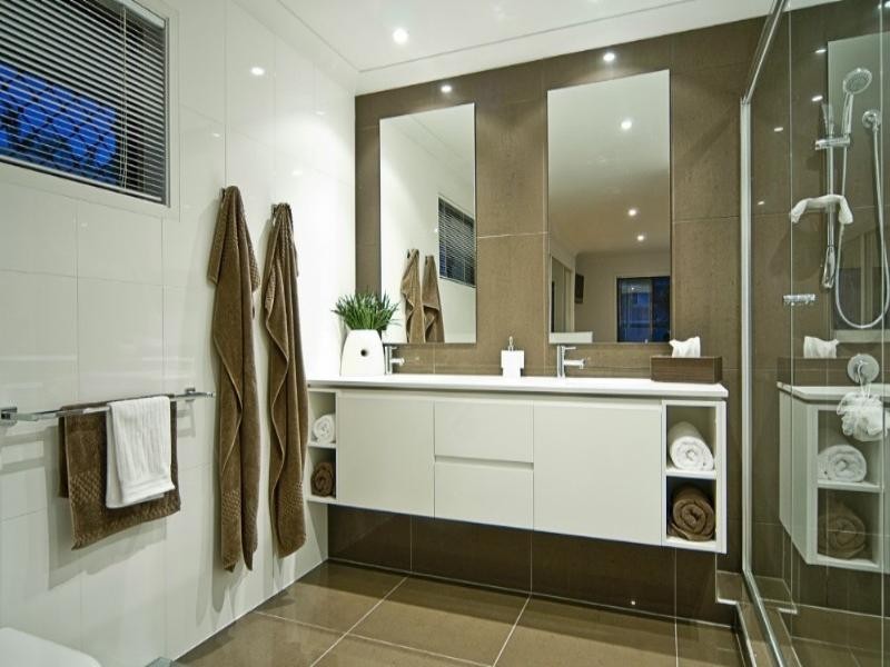 20 Tradewinds Avenue, Paradise Point QLD 4216