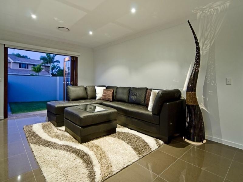 20 Tradewinds Avenue, Paradise Point QLD 4216