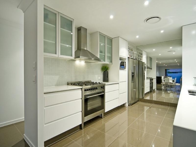 20 Tradewinds Avenue, Paradise Point QLD 4216