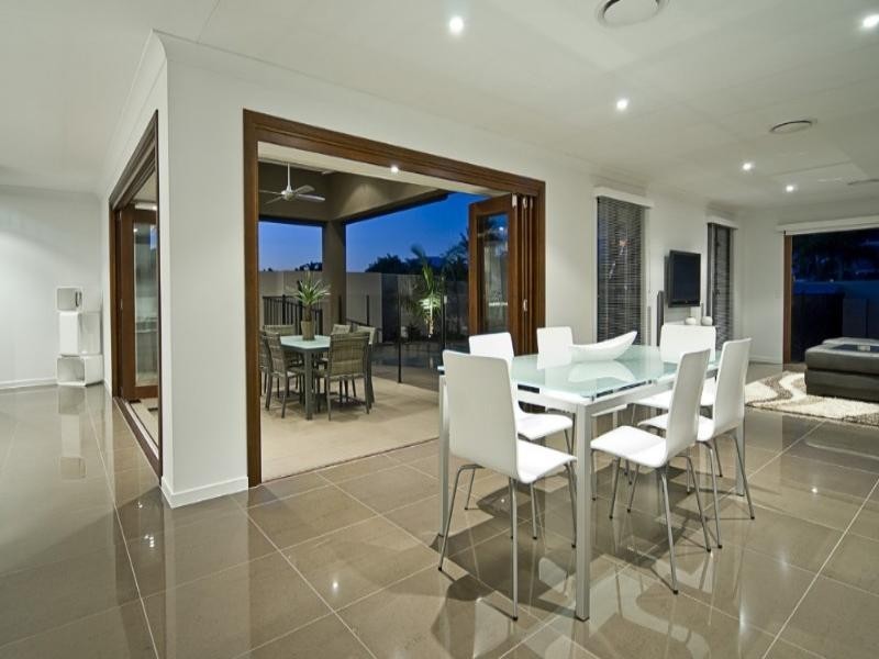 20 Tradewinds Avenue, Paradise Point QLD 4216