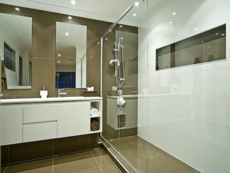 20 Tradewinds Avenue, Paradise Point QLD 4216